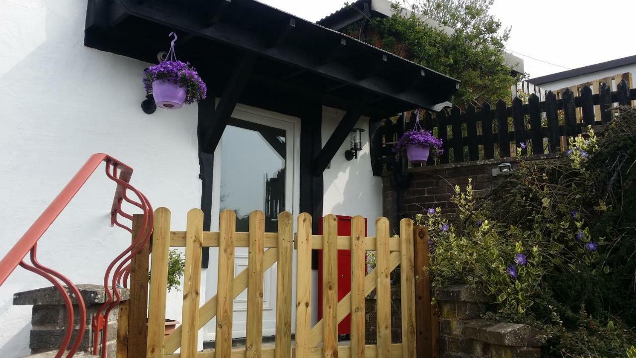 Apartamento Welsh Row House Llandegla Exterior foto