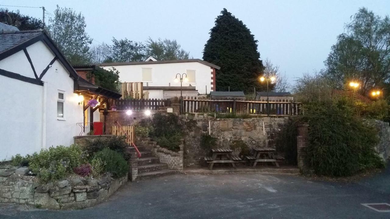 Apartamento Welsh Row House Llandegla Exterior foto