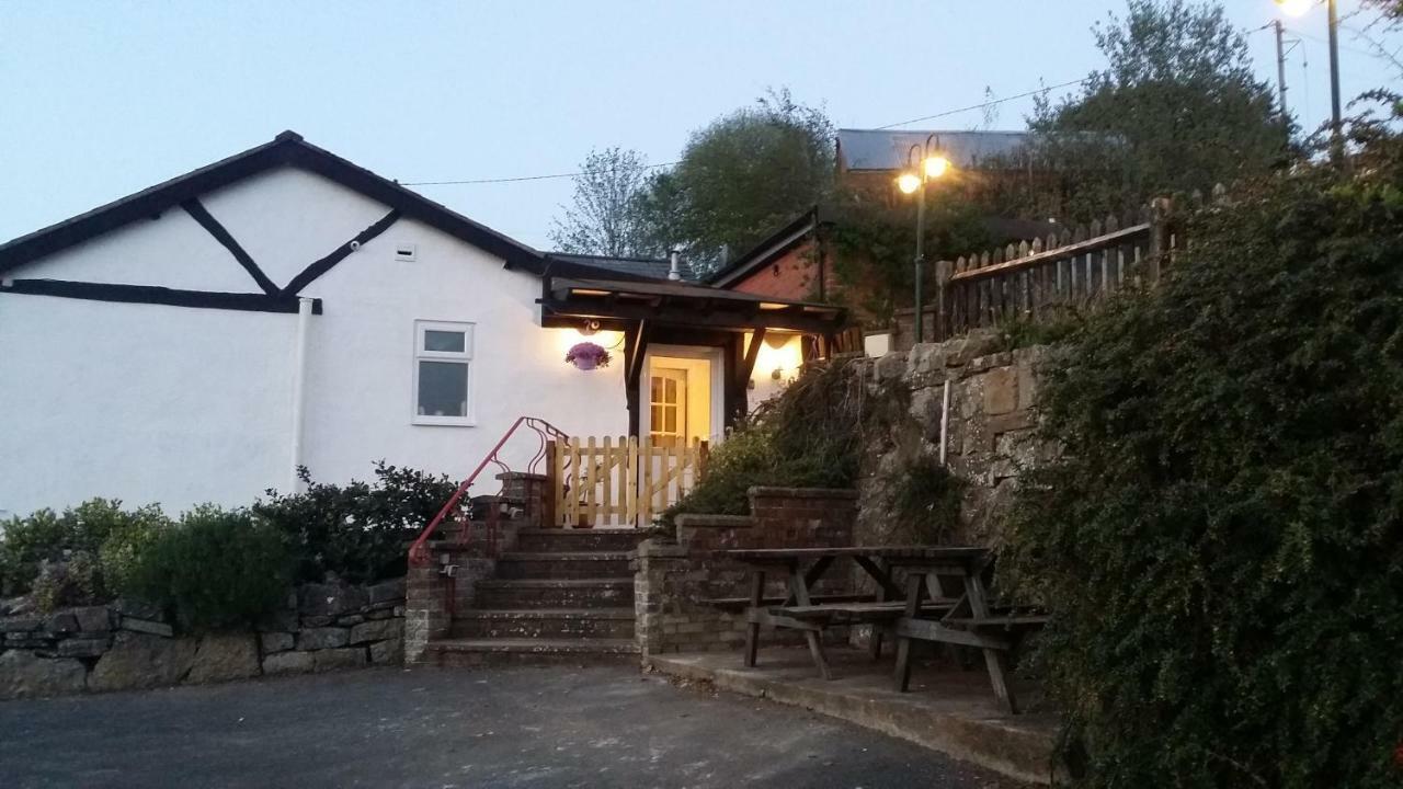 Apartamento Welsh Row House Llandegla Exterior foto